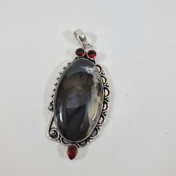 Handmade Silver Pendant with Dendritic Agate and Red Garnets in Bezel Setting - Picture 10 of 10
